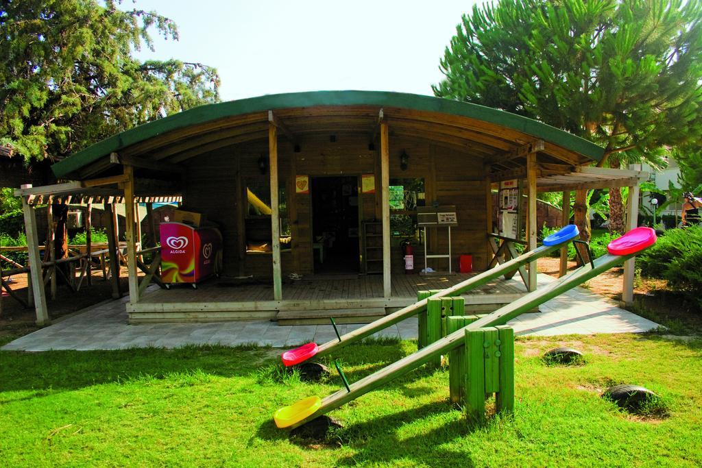 Aska Costa Holiday Club Side Exteriör bild